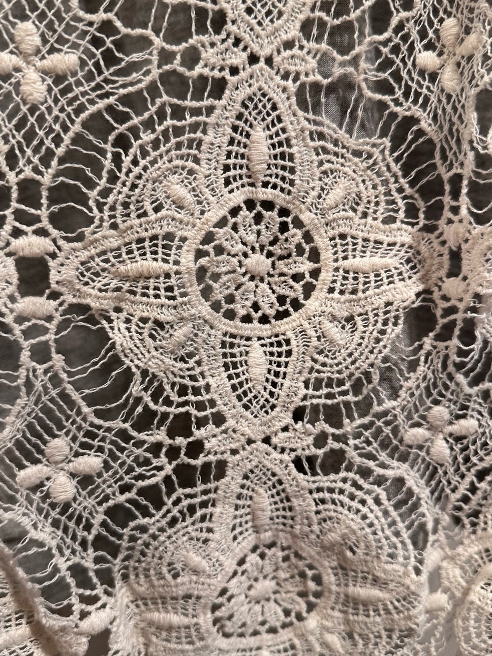 Jolt Boho Mixed Media Lace Front Raglan Top Gray & White Floral Crochet Medium - Picture 8 of 15